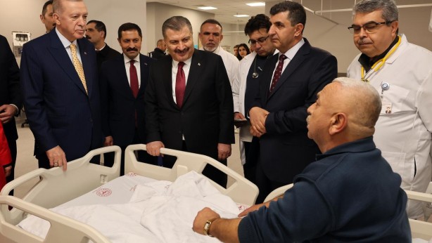 Foto - Başkan Erdoğan, Hatay ve İskenderun'daki hastanelerde tedavi gören hastaları ziyaret etti!