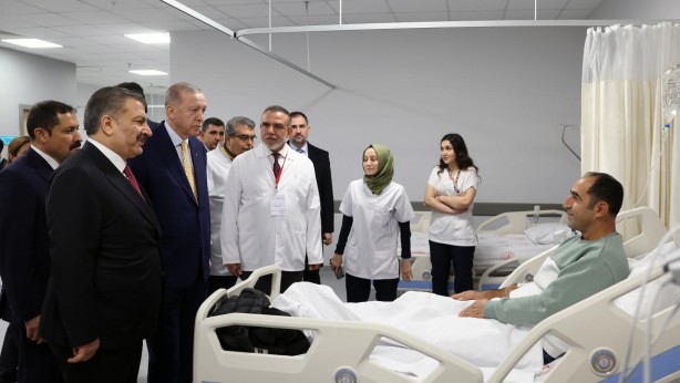 Foto - Başkan Erdoğan, Hatay ve İskenderun'daki hastanelerde tedavi gören hastaları ziyaret etti!