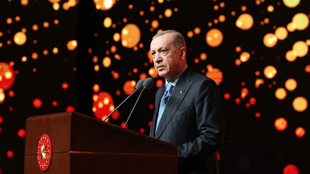 Foto - Başkan Erdoğan isyan edenlere İsra Suresi'nin 23. ayetini hatırlattı