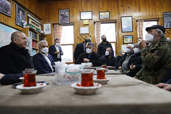 Foto - Başkan Erdoğan kıraathanede vatandaşlarla sohbet etti