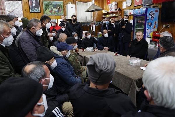 Foto - Başkan Erdoğan kıraathanede vatandaşlarla sohbet etti