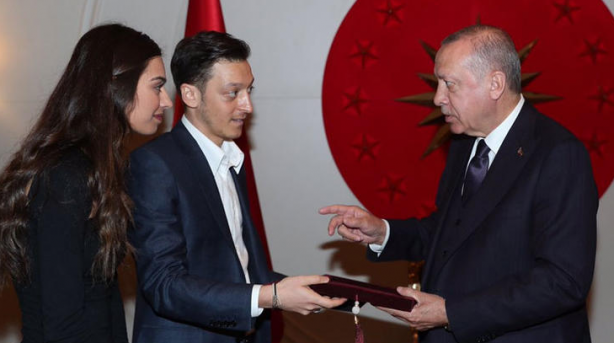 Foto - Başkan Erdoğan, Mesut Özil’in yeni projesini duyurdu
