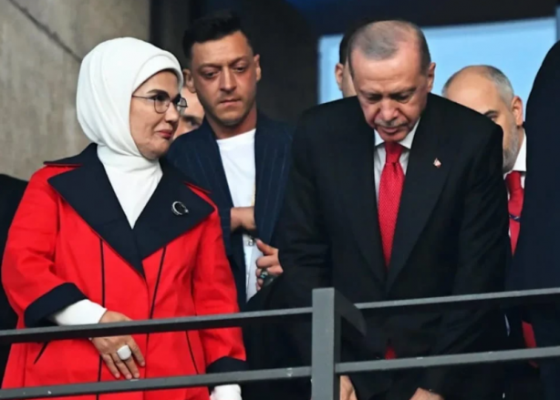 Foto - Başkan Erdoğan, Mesut Özil’in yeni projesini duyurdu