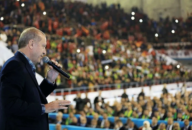 Foto - Başkan Erdoğan sahaya iniyor