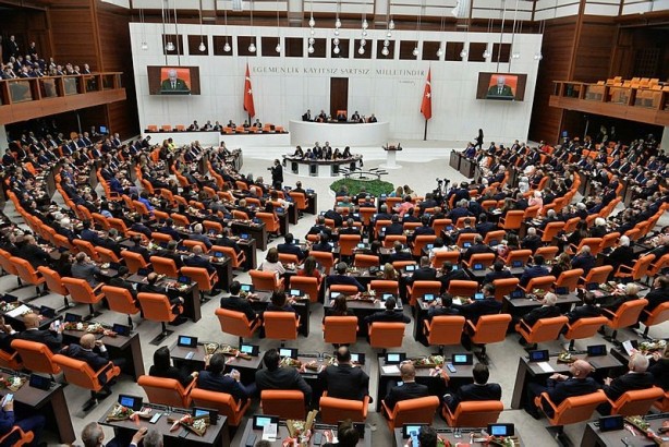 Başkan Erdoğan talimatı verdi! Yeni Meclis’te ilk iş maaş zammı