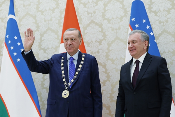 Foto - Başkan Erdoğan'a devlet nişanı takdimi