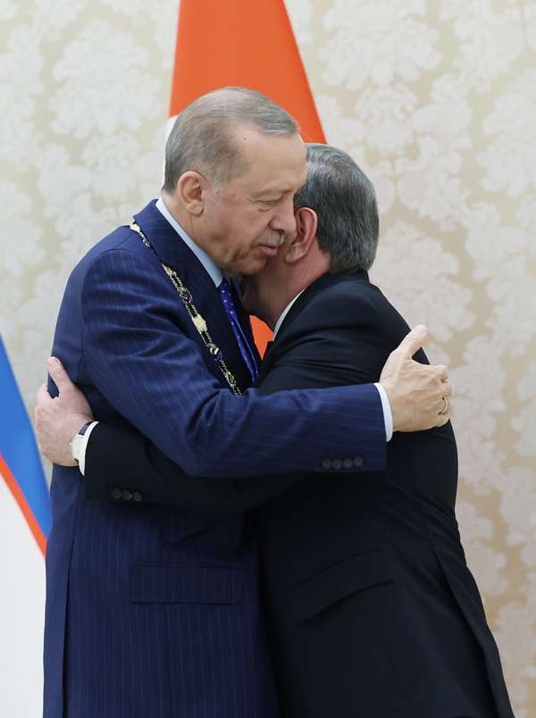 Foto - Başkan Erdoğan'a devlet nişanı takdimi
