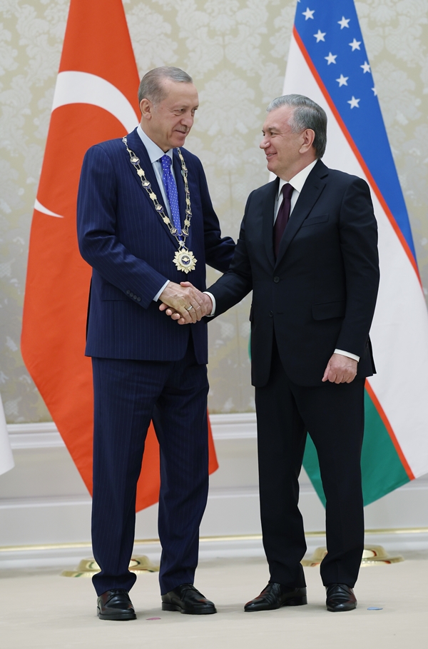 Foto - Başkan Erdoğan'a devlet nişanı takdimi