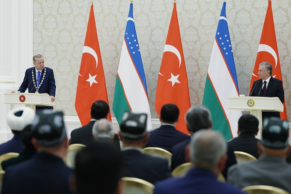 Foto - Başkan Erdoğan'a devlet nişanı takdimi