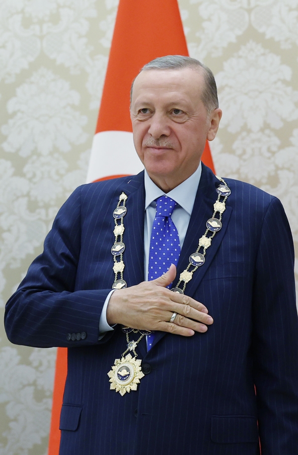 Foto - Başkan Erdoğan'a devlet nişanı takdimi