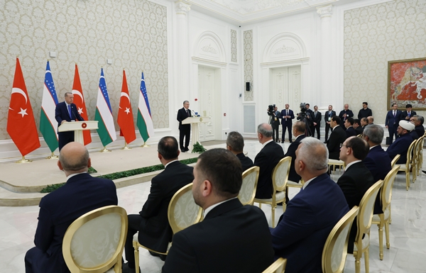 Foto - Başkan Erdoğan'a devlet nişanı takdimi