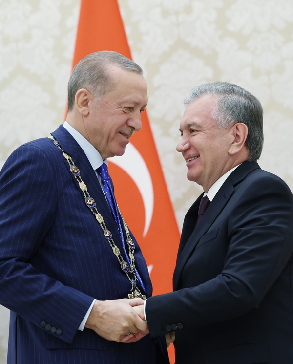 Foto - Başkan Erdoğan'a devlet nişanı takdimi