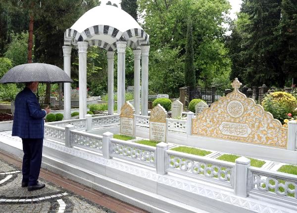 Başkan Erdoğan'dan kabir ziyareti