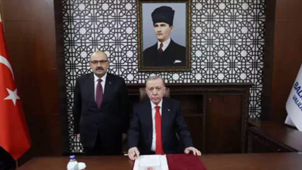 Foto - Başkan Erdoğan'ın askerlik fotoğrafı gündem oldu! Ortaya çıkan tesadüf herkesi şaşırttı