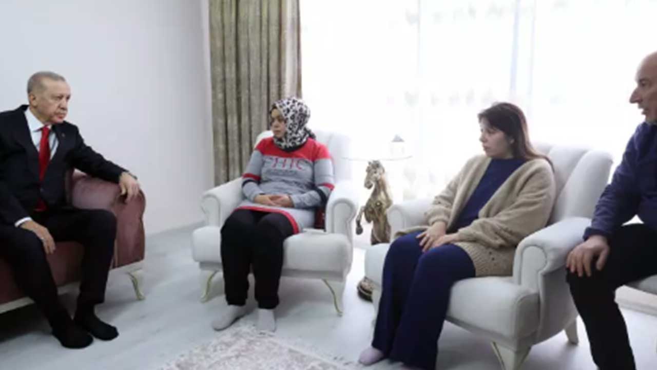 Foto - Başkan Erdoğan'ın askerlik fotoğrafı gündem oldu! Ortaya çıkan tesadüf herkesi şaşırttı