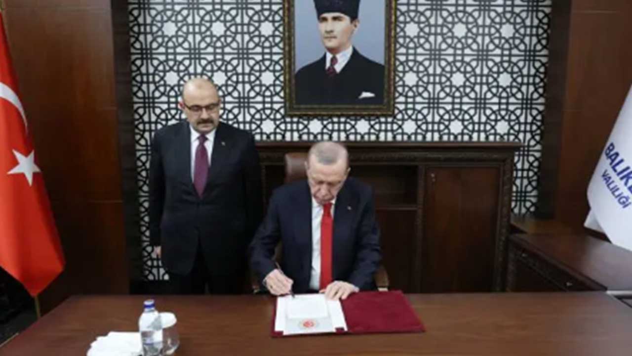 Foto - Başkan Erdoğan'ın askerlik fotoğrafı gündem oldu! Ortaya çıkan tesadüf herkesi şaşırttı