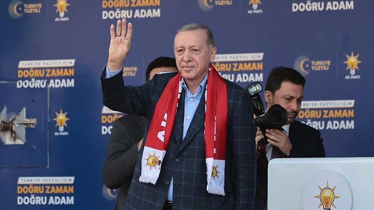 Foto - Başkan Erdoğan'ın askerlik fotoğrafı gündem oldu! Ortaya çıkan tesadüf herkesi şaşırttı