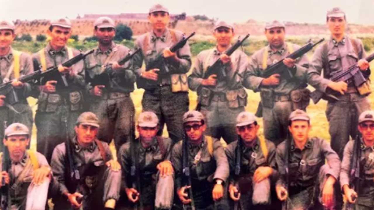 Foto - Başkan Erdoğan'ın askerlik fotoğrafı gündem oldu! Ortaya çıkan tesadüf herkesi şaşırttı