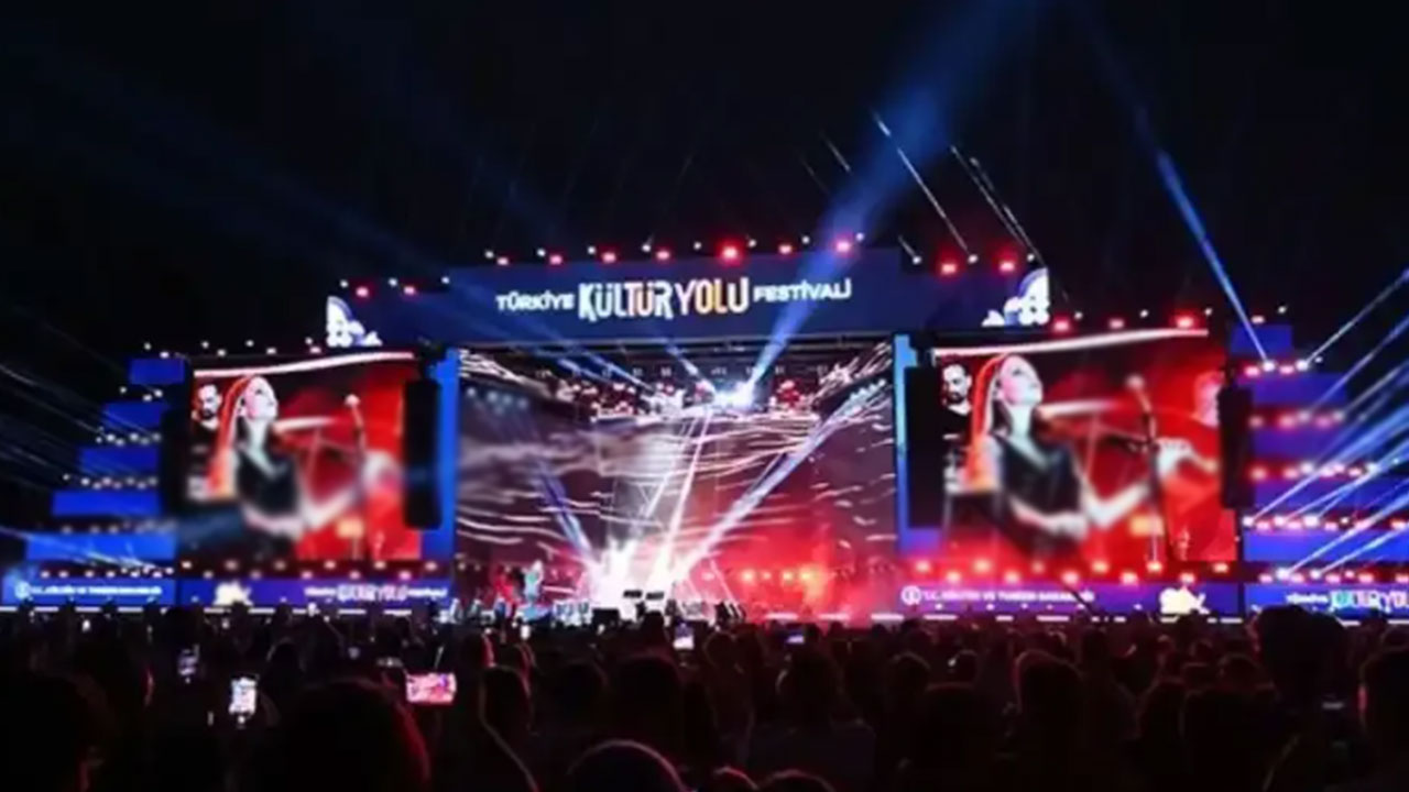 Foto - Başkan Erdoğan'ın danışmanından o bakana sitem: Halkımız infial halindedir bunu bilesiniz