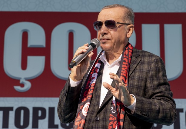 Başkan Erdoğan'ın katıldığı törende "6'lı Masa"ya pankartlı gönderme