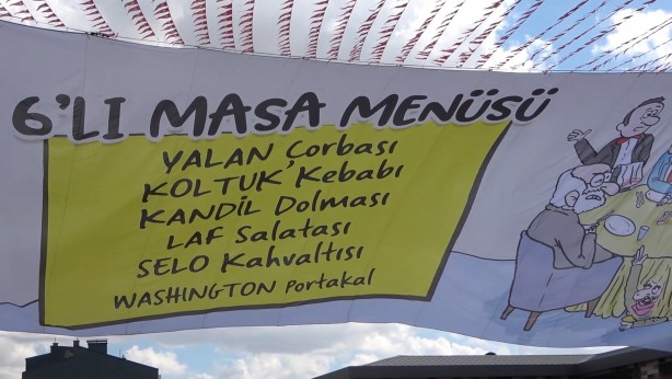Foto - Başkan Erdoğan'ın katıldığı törende "6'lı Masa"ya pankartlı gönderme