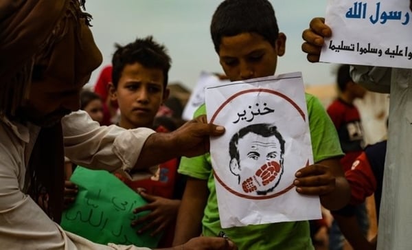 Foto - Başkan Erdoğan'ın tek sözü yetti... Müslümanlar İslam'a saldıran Macron'a karşı birleşti
