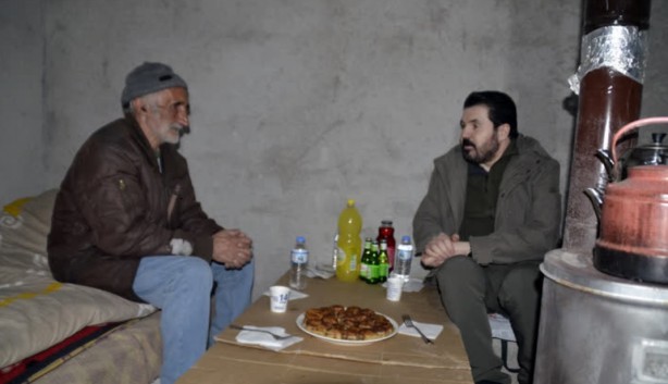 Foto - Başkan Savcı Sayan'dan yalnız yaşayan inşaat bekçisine "ev ve evlendirme" sözü