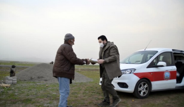 Başkan Savcı Sayan'dan yalnız yaşayan inşaat bekçisine "ev ve evlendirme" sözü