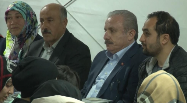 Foto - Başkan Şentop'tan depremzedelere moral!