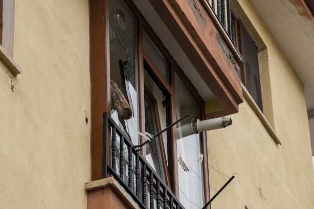 Foto - Başkentte çatılar uçtu: Yaralılar var