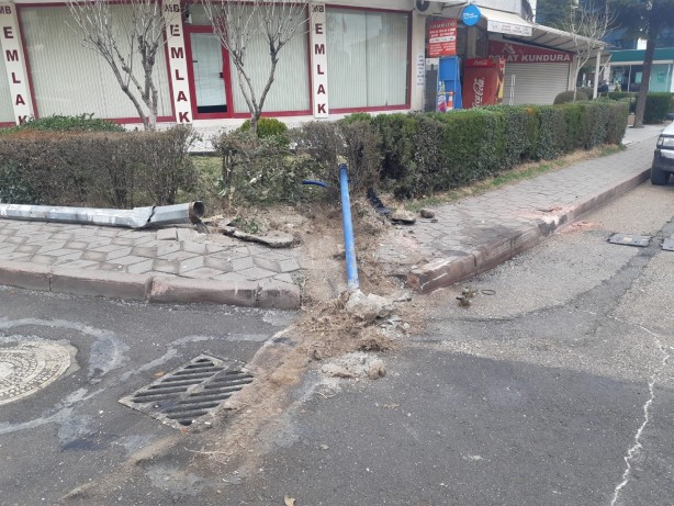 Foto - Başkent'te feci kaza! Otobüs ile minibüs çarptı