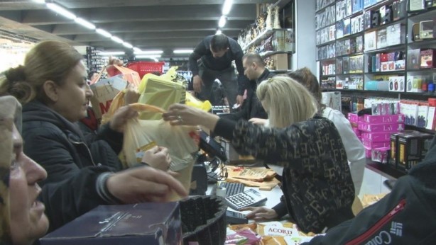 Foto - Başkentte indirim izdihamı