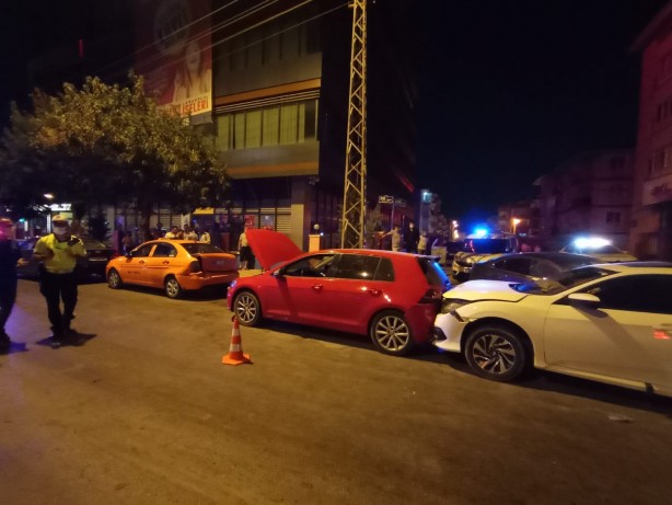 Foto - Başkentte kırmızı ışıkta zincirleme kaza: 7 yaralı