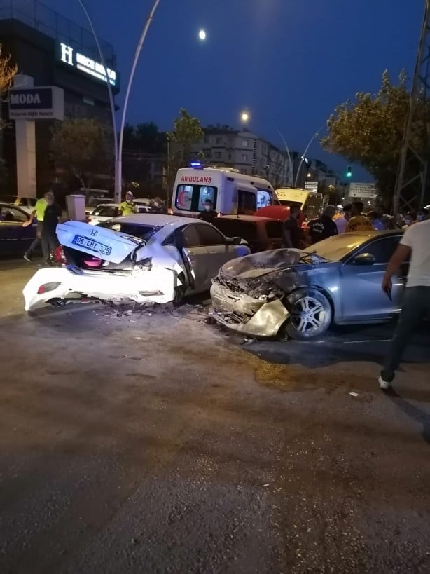 Başkentte kırmızı ışıkta zincirleme kaza: 7 yaralı