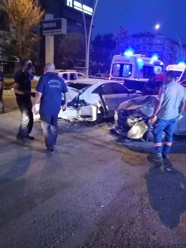 Foto - Başkentte kırmızı ışıkta zincirleme kaza: 7 yaralı