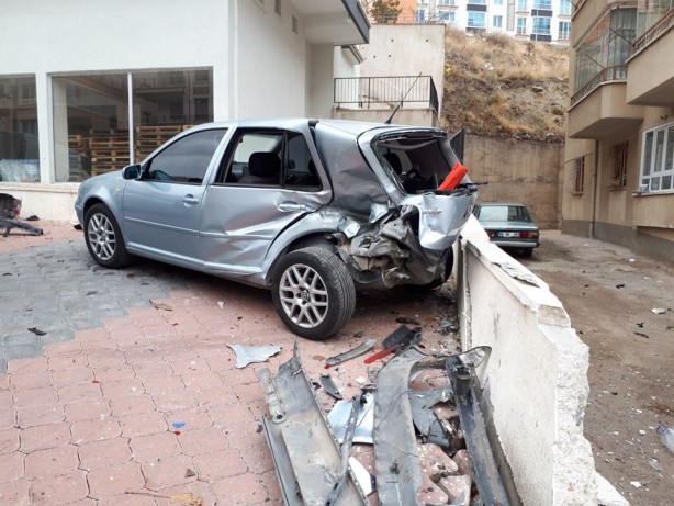 Foto - Başkent'te, kontrolden çıkan kamyon 9 aracı biçti