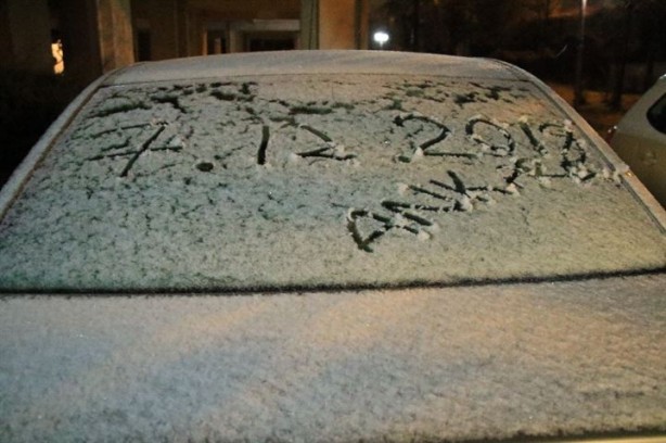 Foto - Başkentte mevsimin ilk karı yağdı 