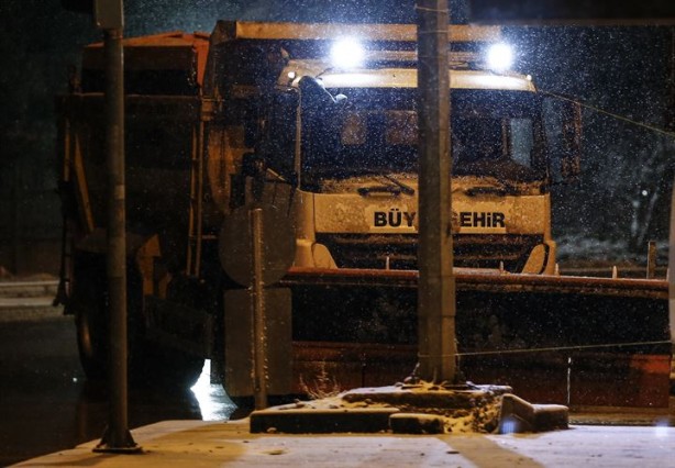 Foto - Başkentte mevsimin ilk karı yağdı 