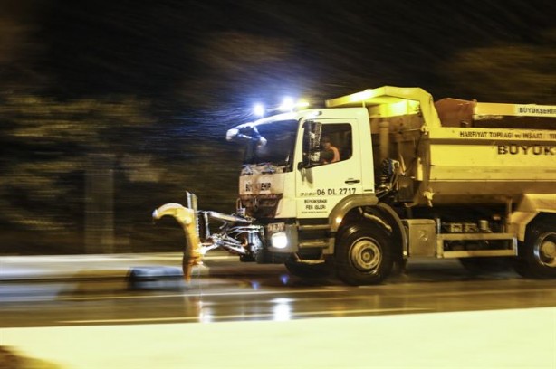 Foto - Başkentte mevsimin ilk karı yağdı 