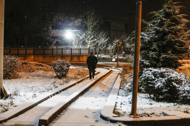 Foto - Başkentte mevsimin ilk karı yağdı 