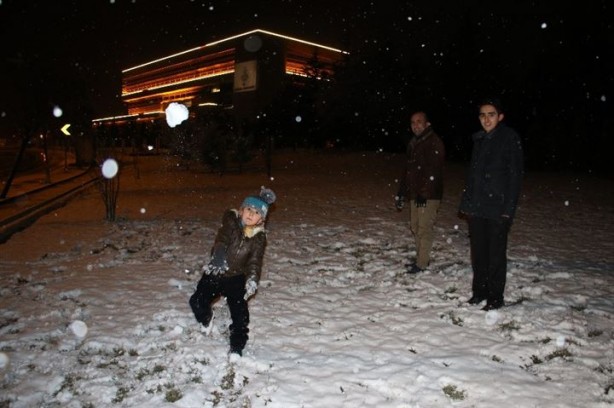 Foto - Başkentte mevsimin ilk karı yağdı 