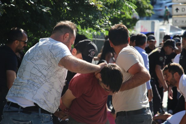 Foto - Başkent'te onursuzların yürüyüşüne polis müdahalesi! Gözaltına alındılar