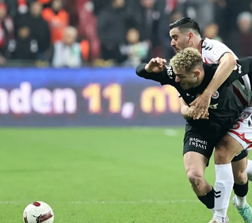 Foto - Baskısına rağmen hakkında şok eden bir iddia: Çok konuşulacak kararı yorumladı: Kriz fışkırmaya devam ediyor…