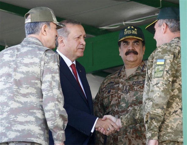 Foto - Başkomutan Efes tatbikatını izliyor