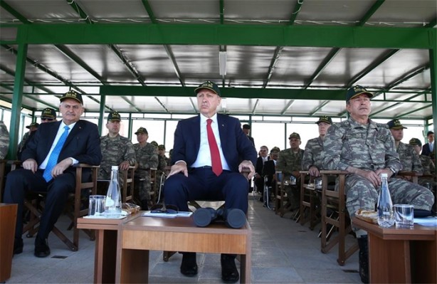 Foto - Başkomutan Efes tatbikatını izliyor