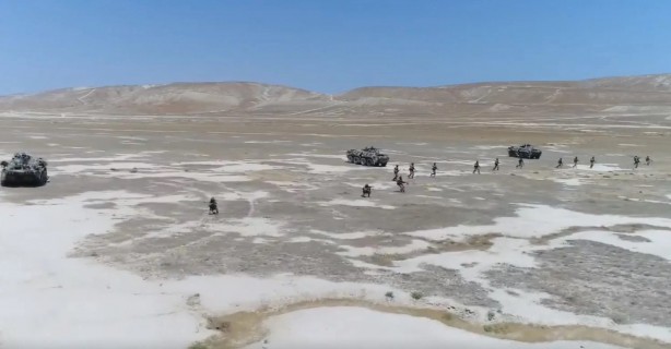 Foto - Başladı! Azerbaycan'da Ermenistan'ı titretecek görüntüler