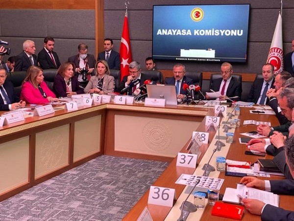 Başörtüsü çözümüne "sapkınlık" şartı... Muhalefetin kirli oyunu ortaya çıktı