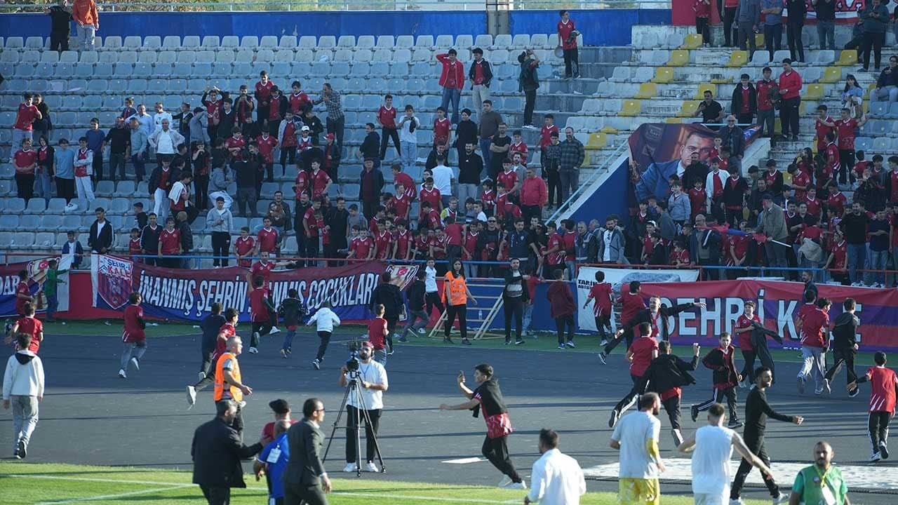 Foto - Başpınar Stadı’nda son dakika heyecanı sahaya taştı! Kırıkkale FK, Ayos Osmaniyespor’u 3-1 devirdi