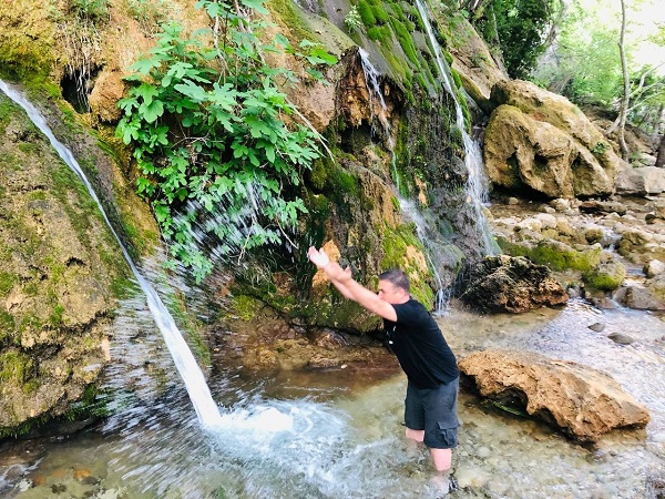 Foto - Basra sıcaklarından bunalanlar oraya koştu