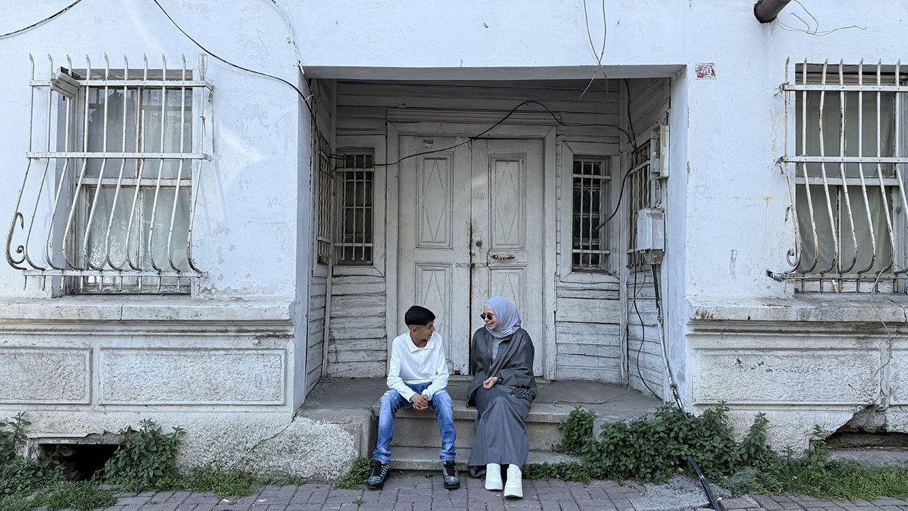 Foto - Başrolde bir çocuk ve turist var: Çukur semtinde milyonların kalbine dokunan olay